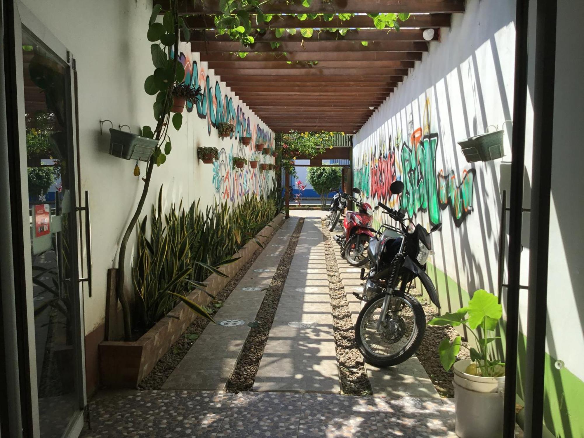 Tambopata Hostel Puerto Maldonado Exteriör bild
