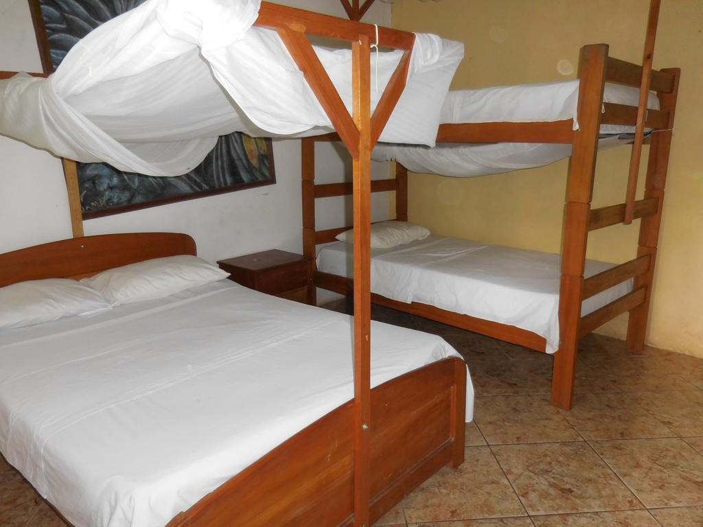Tambopata Hostel Puerto Maldonado Exteriör bild